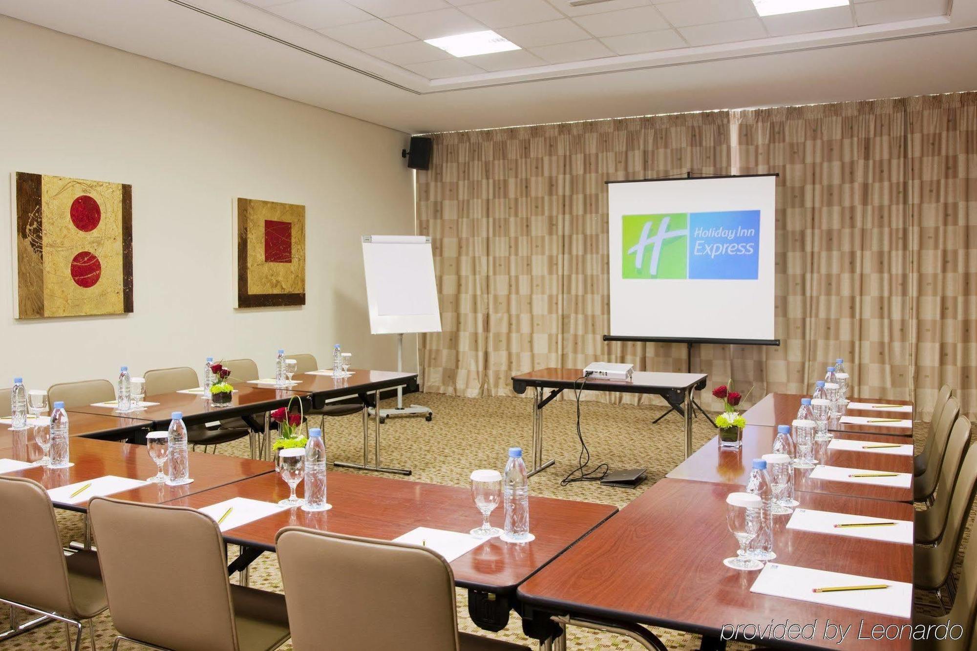 Отель Express Internet By Ihg Дубай